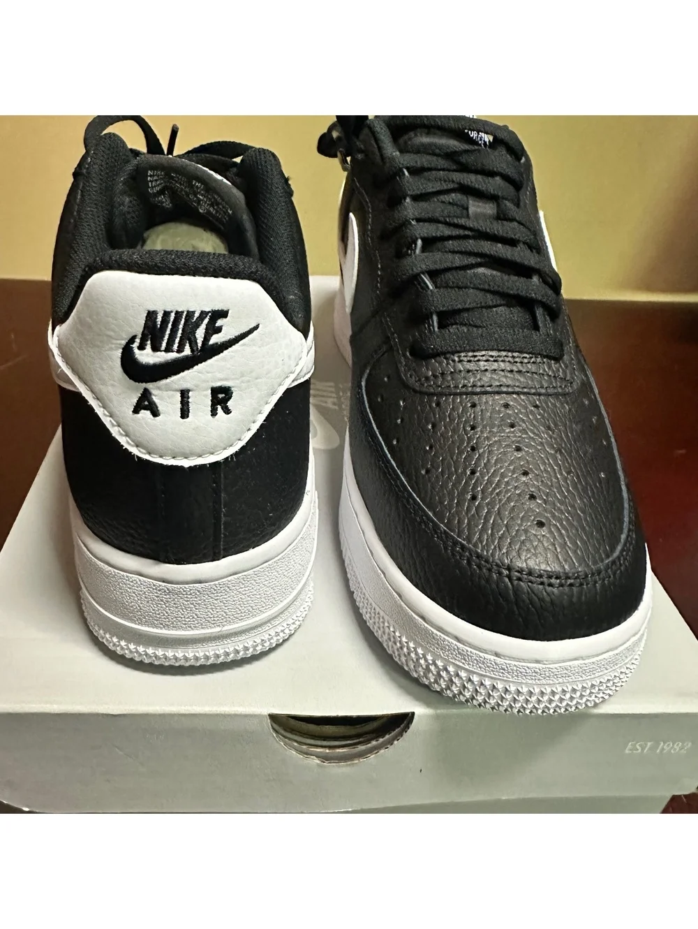 Nike Air Force 1 '07 Low Black White Pebbled Leather Men's CT2302-002 Sz 10.5